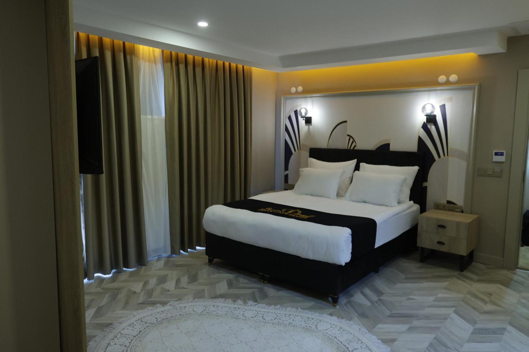 איספרטה Iron Loft Hotel מראה חיצוני תמונה